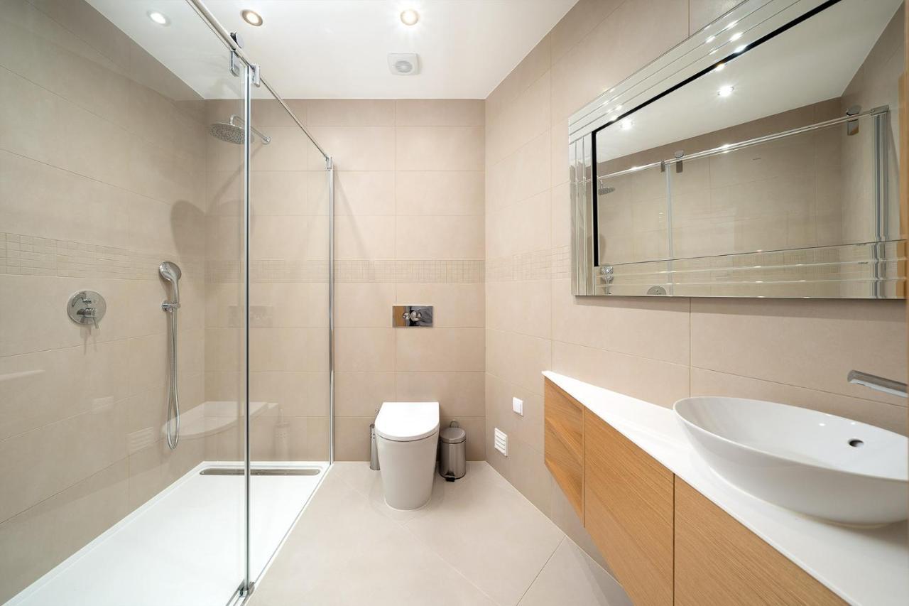 Sleek New Apartment, Horta Galvao, Algarve Apartment *
