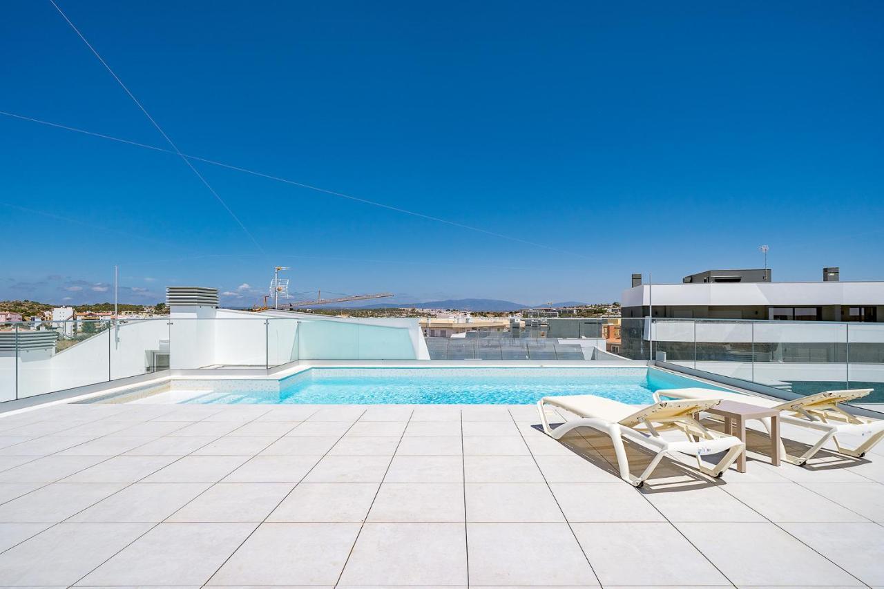 Sleek New Apartment, Horta Galvao, Algarve Apartment
